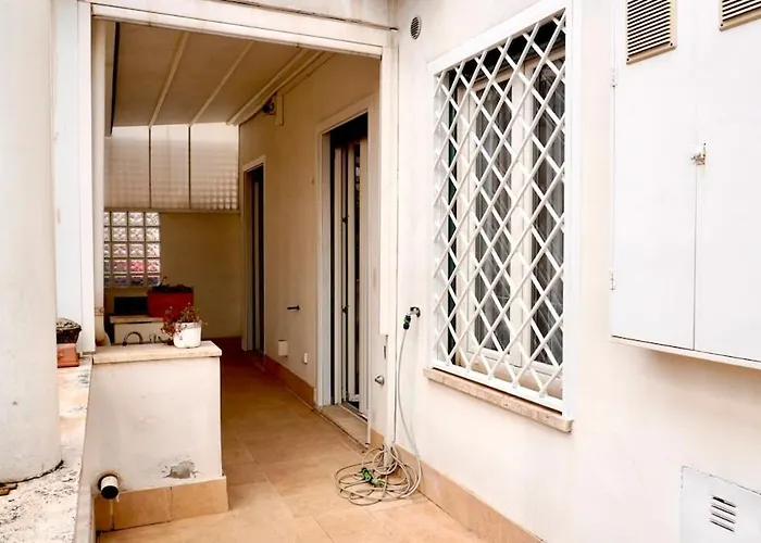 Апартаменты Entire Flat At Last Floor In Piazza Bologna Рим