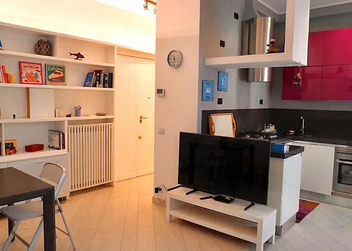 Апартаменты Entire Flat At Last Floor In Piazza Bologna *