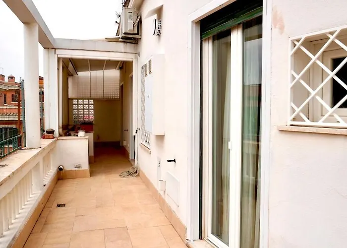 Апартаменты Entire Flat At Last Floor In Piazza Bologna