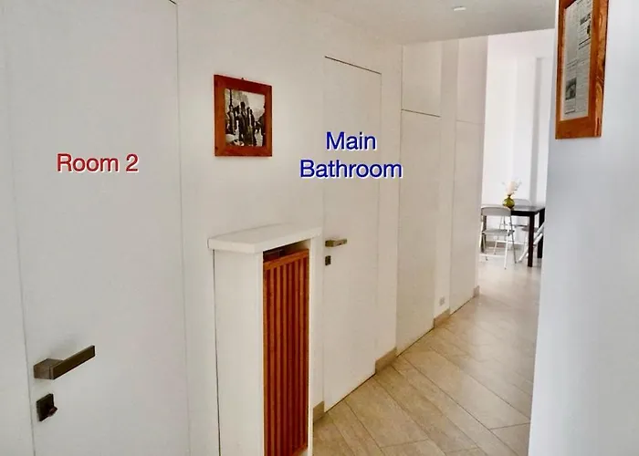 Entire Flat At Last Floor In Piazza Bologna Апартаменты *