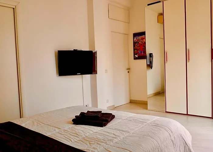 Entire Flat At Last Floor In Piazza Bologna Апартаменты